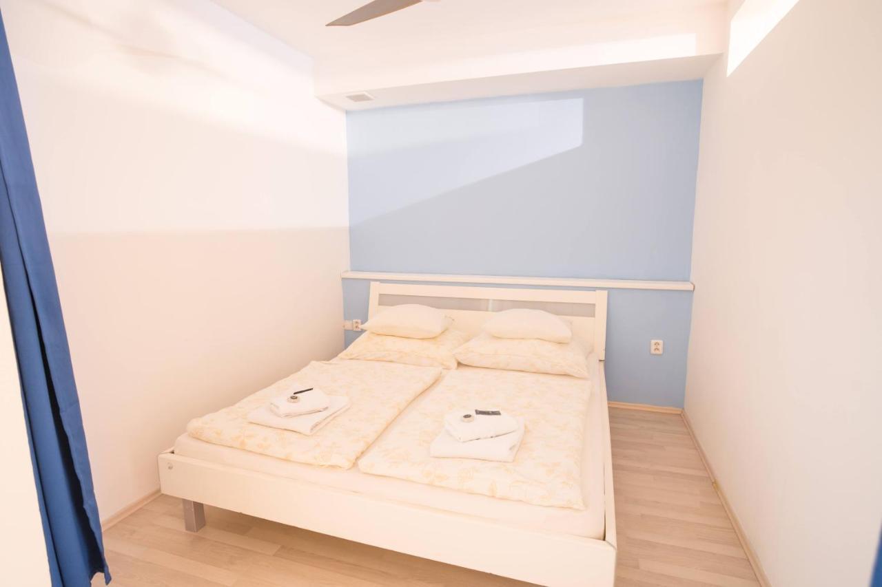 Apartment Vodni With Parking Brno Exterior foto