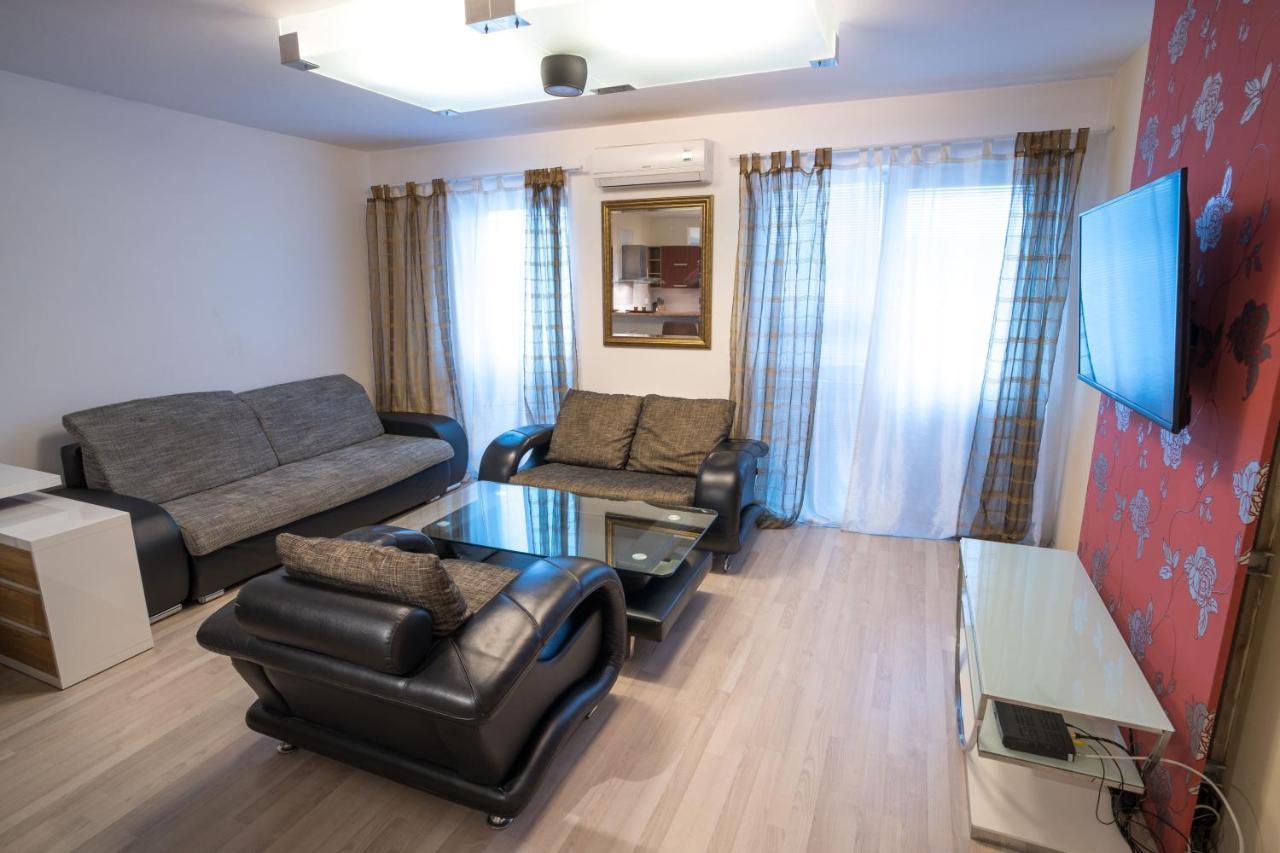 Apartment Vodni With Parking Brno Exterior foto