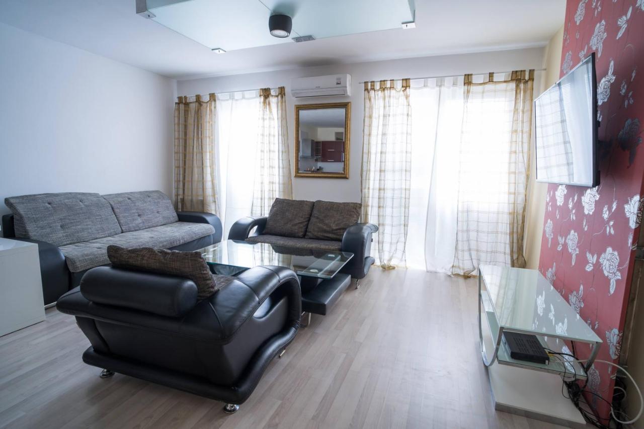 Apartment Vodni With Parking Brno Exterior foto